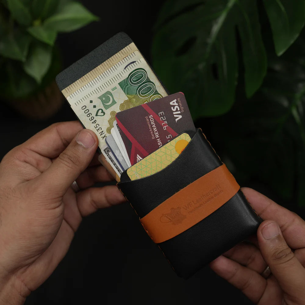 Carteira vertical de couro em alta