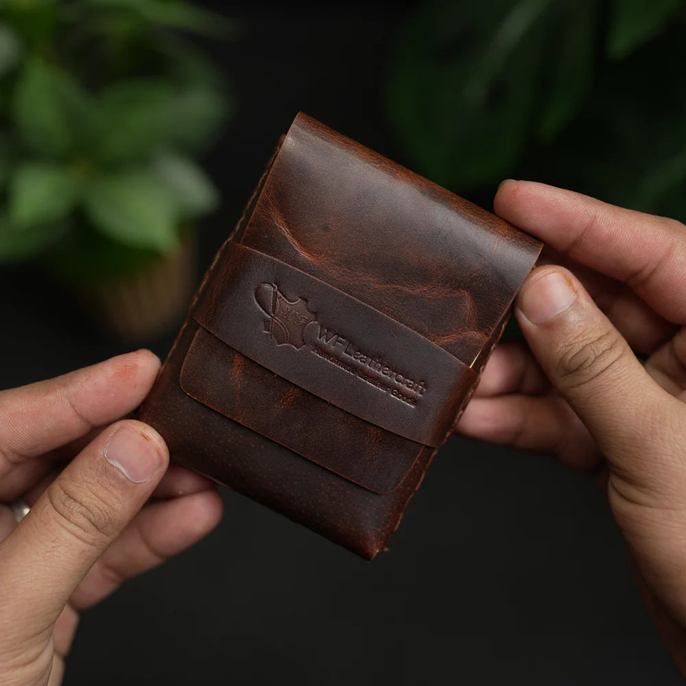 Carteira tendência em couro marrom