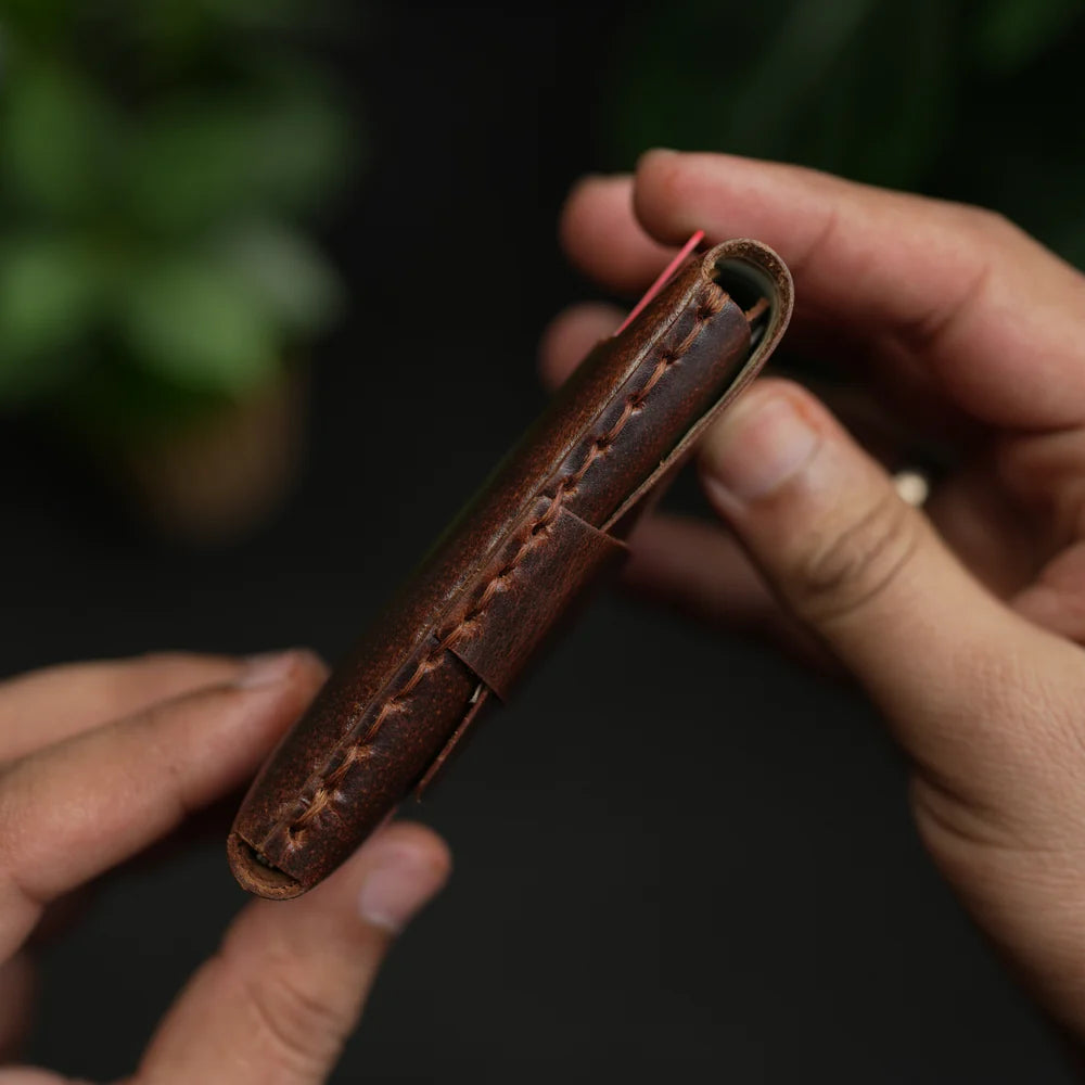 Carteira vertical de couro em alta