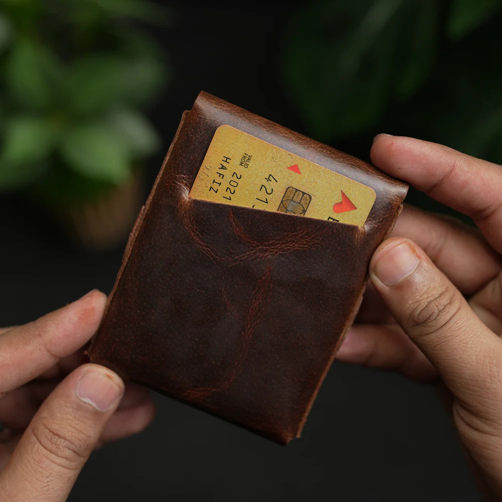 Carteira tendência em couro marrom