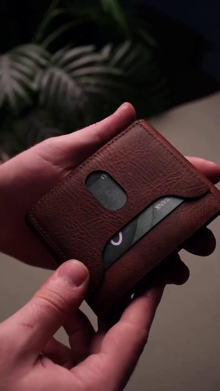 Tendências de carteira vertical de couro